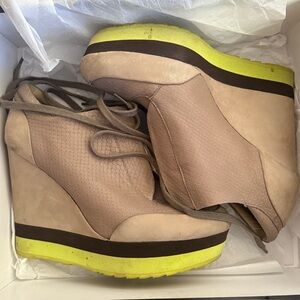 Boutique 9 sporty wedges